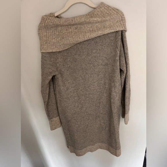 Cynthia Rowley Medium women’s lambs wool blend gray cowl neck sweater dress - Picture 8 of 10